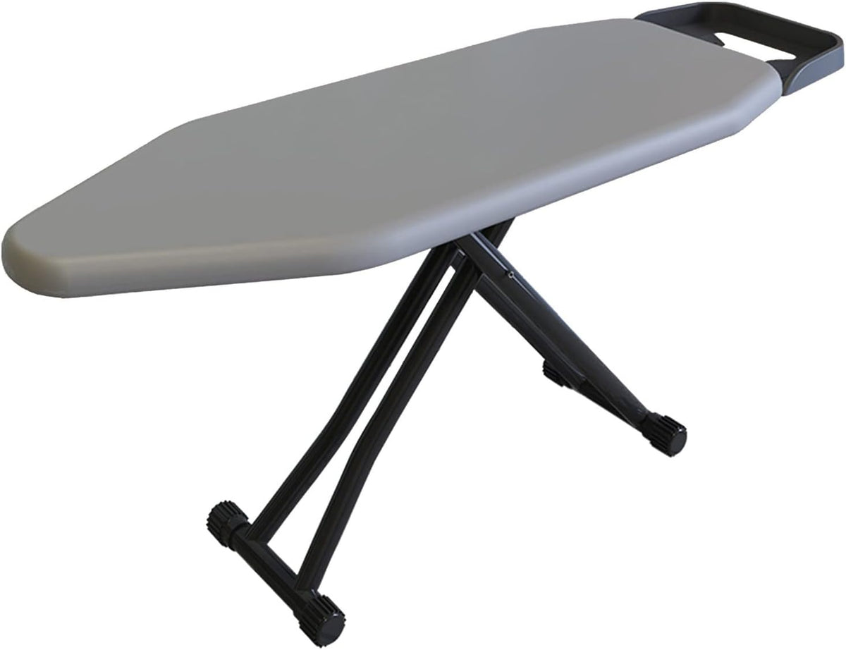 La table de repassage associe une structure pliante et une partie textile en coton ju4685309